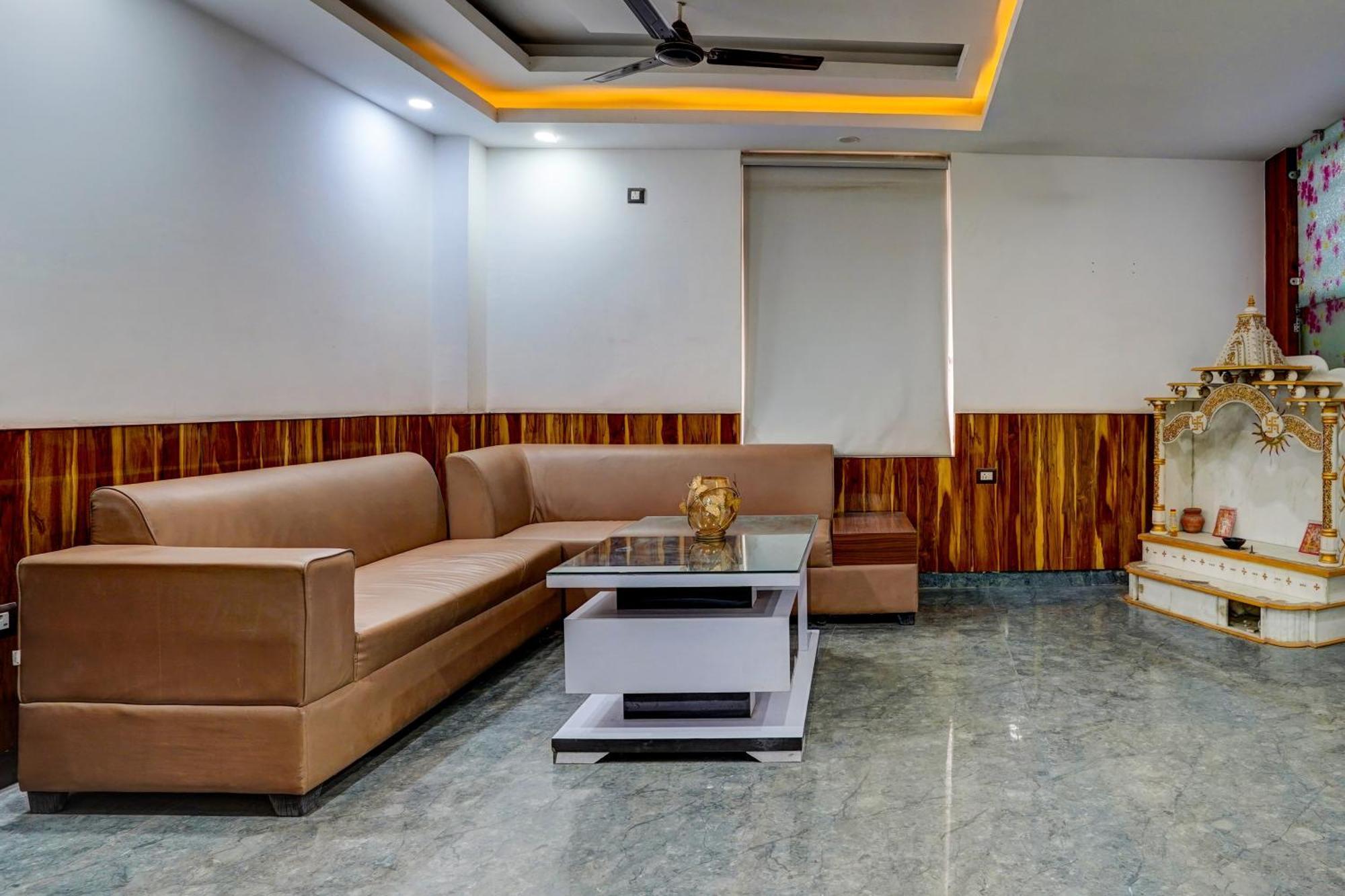 Hotel Hight Krone A Family Hotel Near Igi Airport Delhi Нью-Дели Экстерьер фото