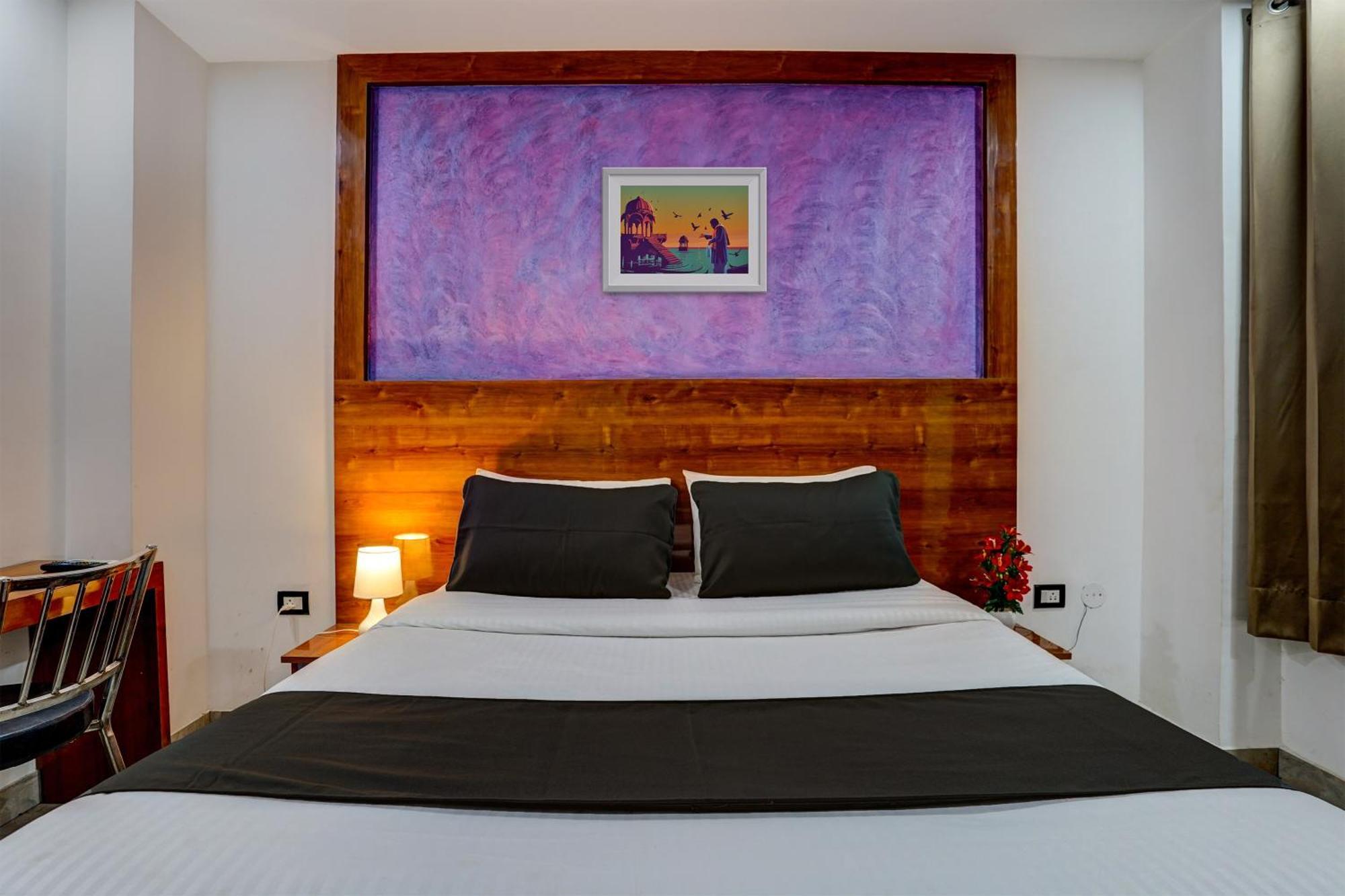 Hotel Hight Krone A Family Hotel Near Igi Airport Delhi Нью-Дели Экстерьер фото