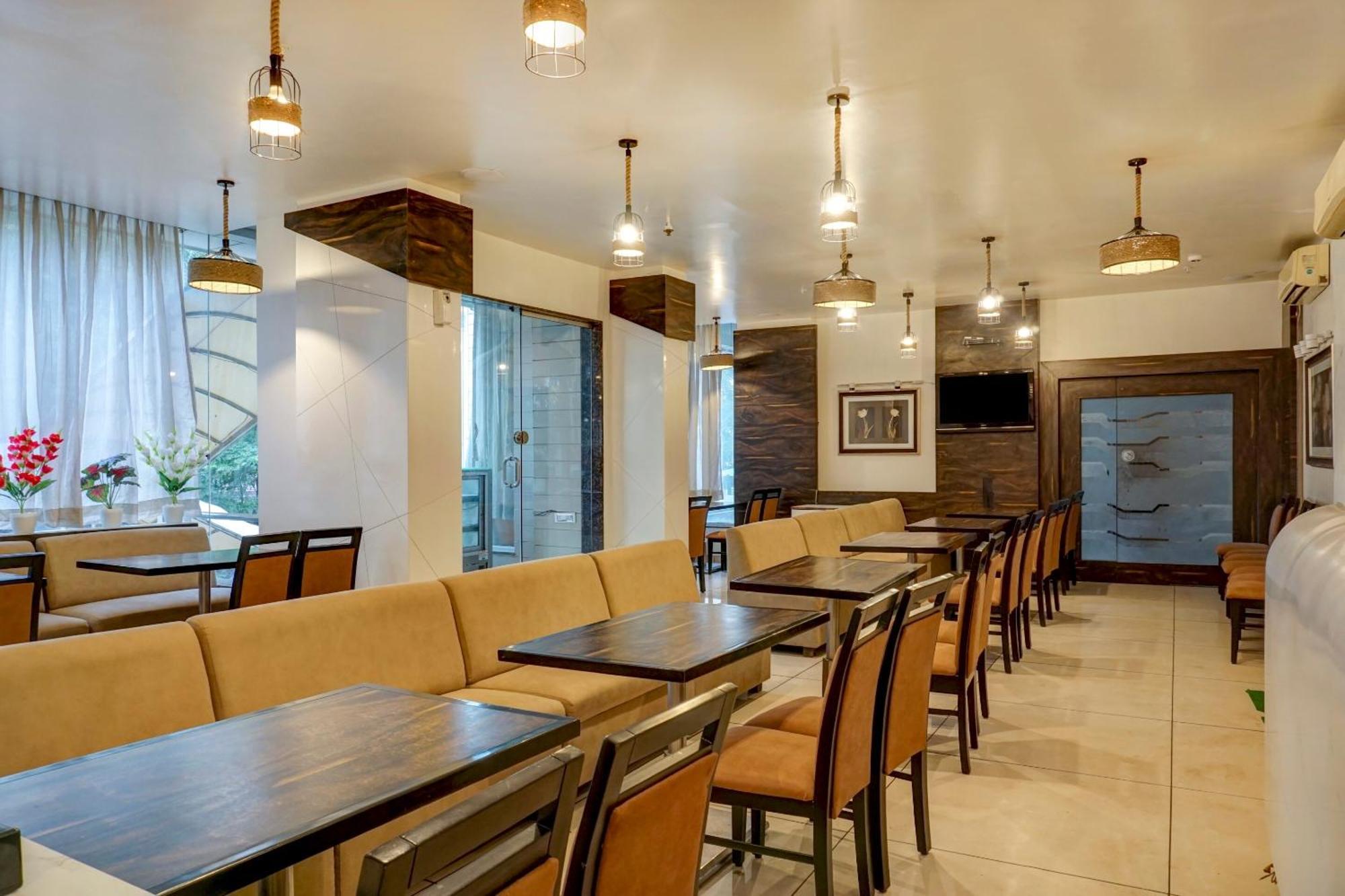 Hotel Hight Krone A Family Hotel Near Igi Airport Delhi Нью-Дели Экстерьер фото